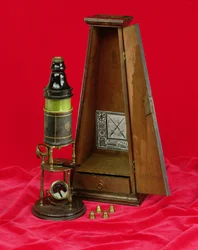 Compound Monocular Microscope, made by Edmund Culpeper, c.1730